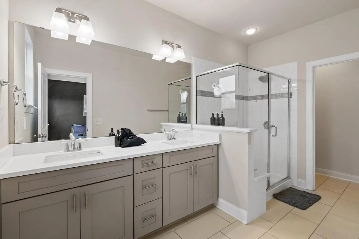 Holiday home Luxurious King 3Br Townhouse In Uptown Charlotte! Villa United States
