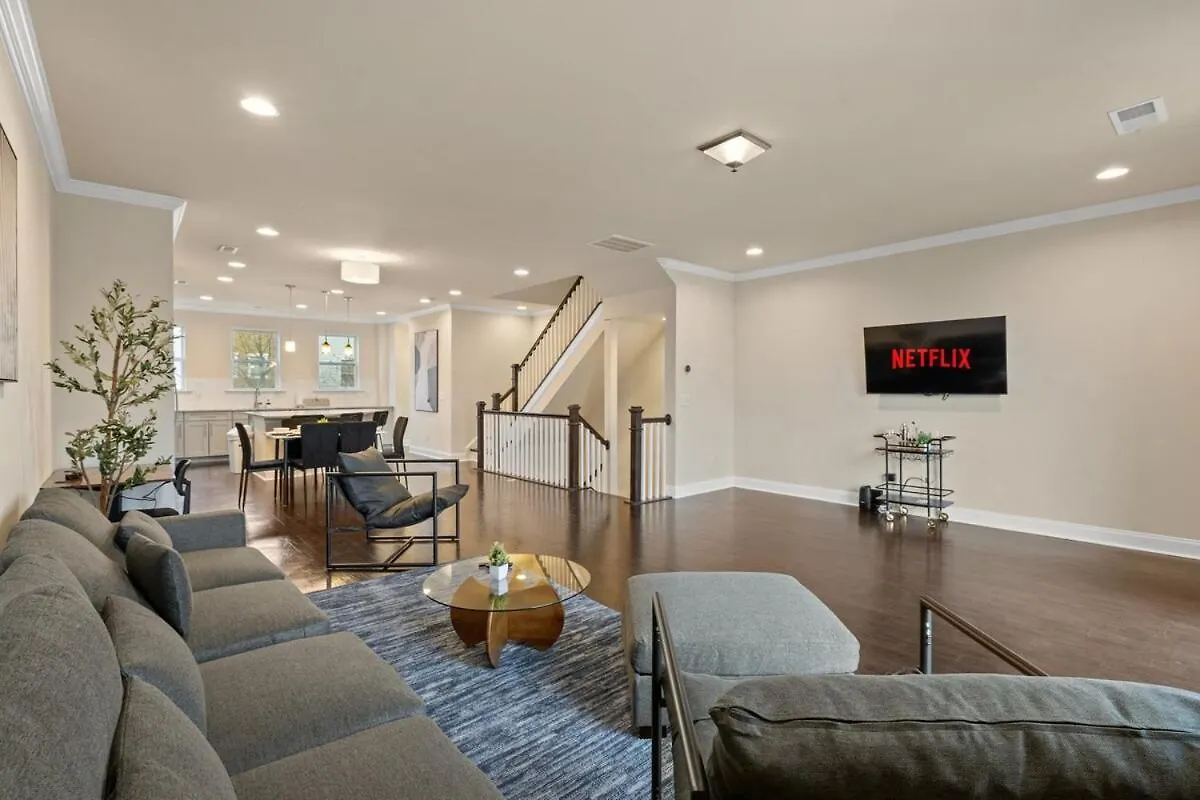 Holiday home Luxurious King 3Br Townhouse In Uptown Charlotte! Villa
