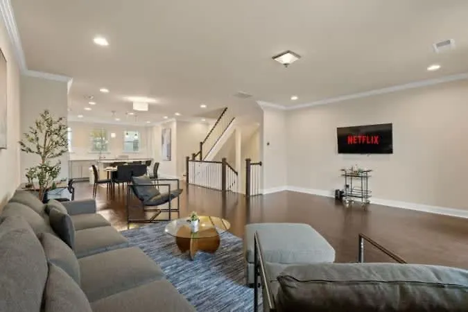 Holiday home Luxurious King 3Br Townhouse In Uptown Charlotte! Villa